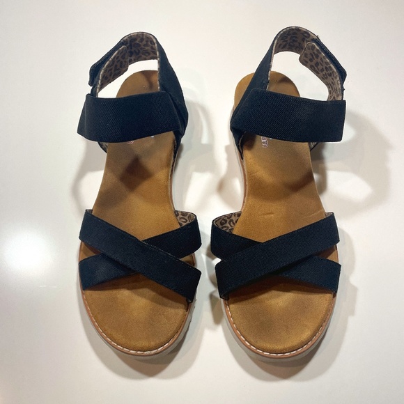 Sketchers BOBS Black Sandals - Picture 1 of 4